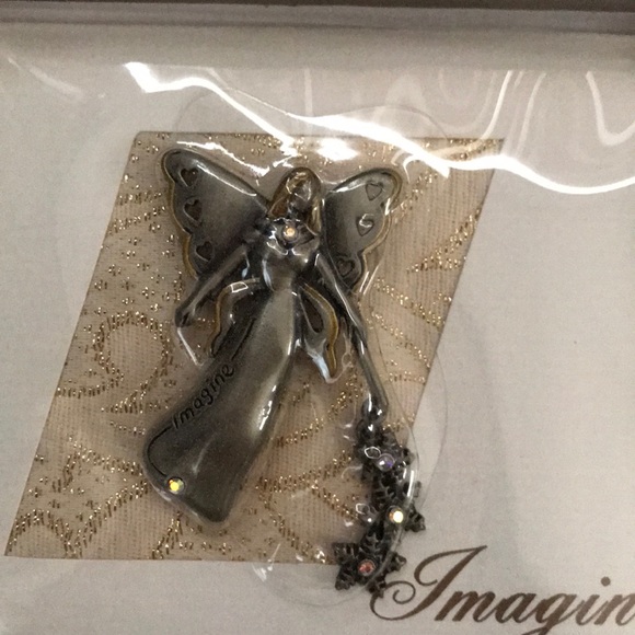 Angel Pin/Brooch NIB - Picture 2 of 5